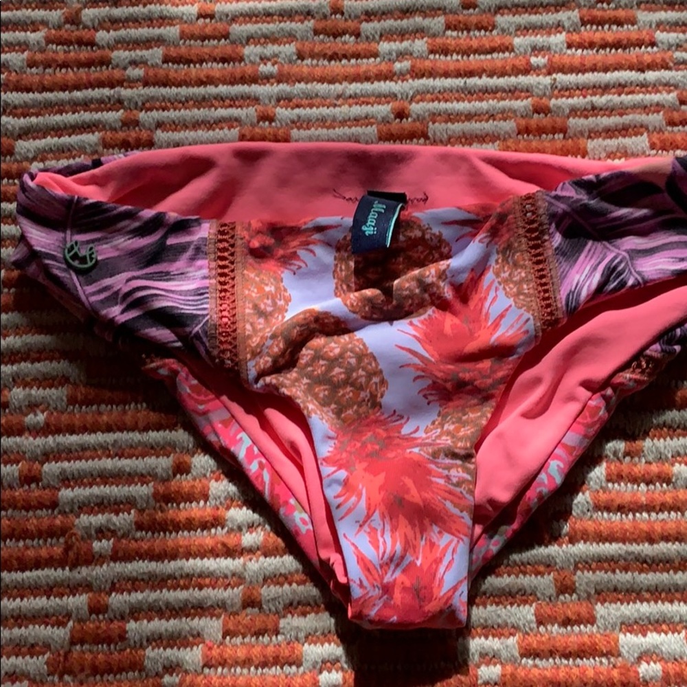 Bikini bottoms